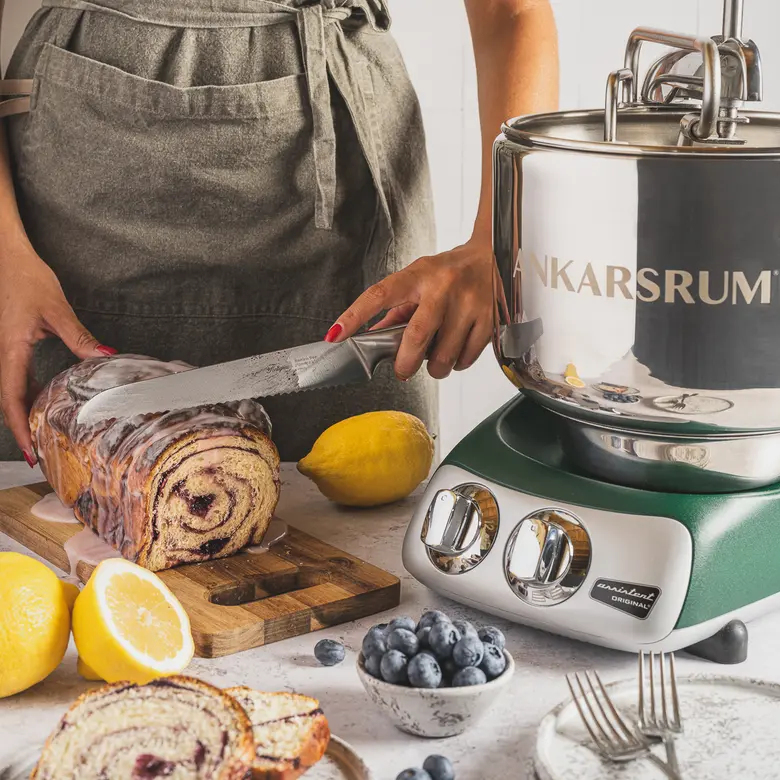 Blueberry babka with lemon glazing