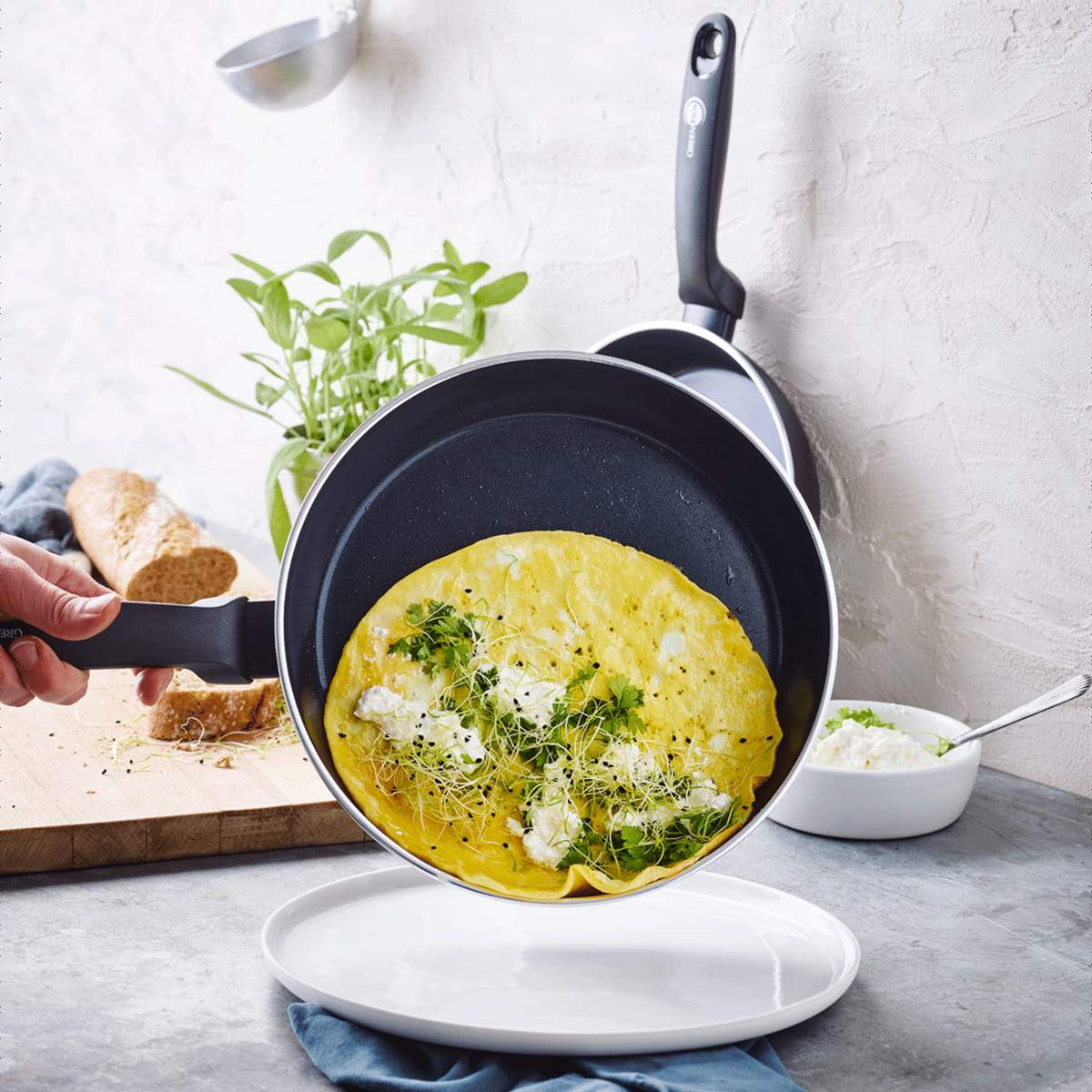 GreenPan Torino Black Open Frypan 24/30cm
